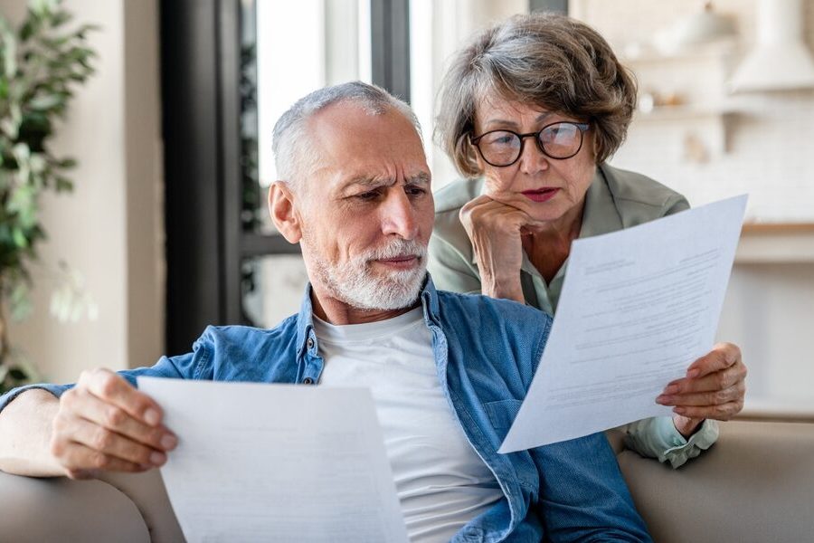 Senior,Old,Elderly,Spouses,Grandparents,Reading,Documents,,Having,Issue,Problem